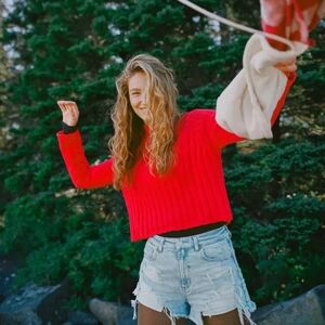 American Eagle Women Size 6 Shorts Light Wash Distressed Mom Stretch High Rise